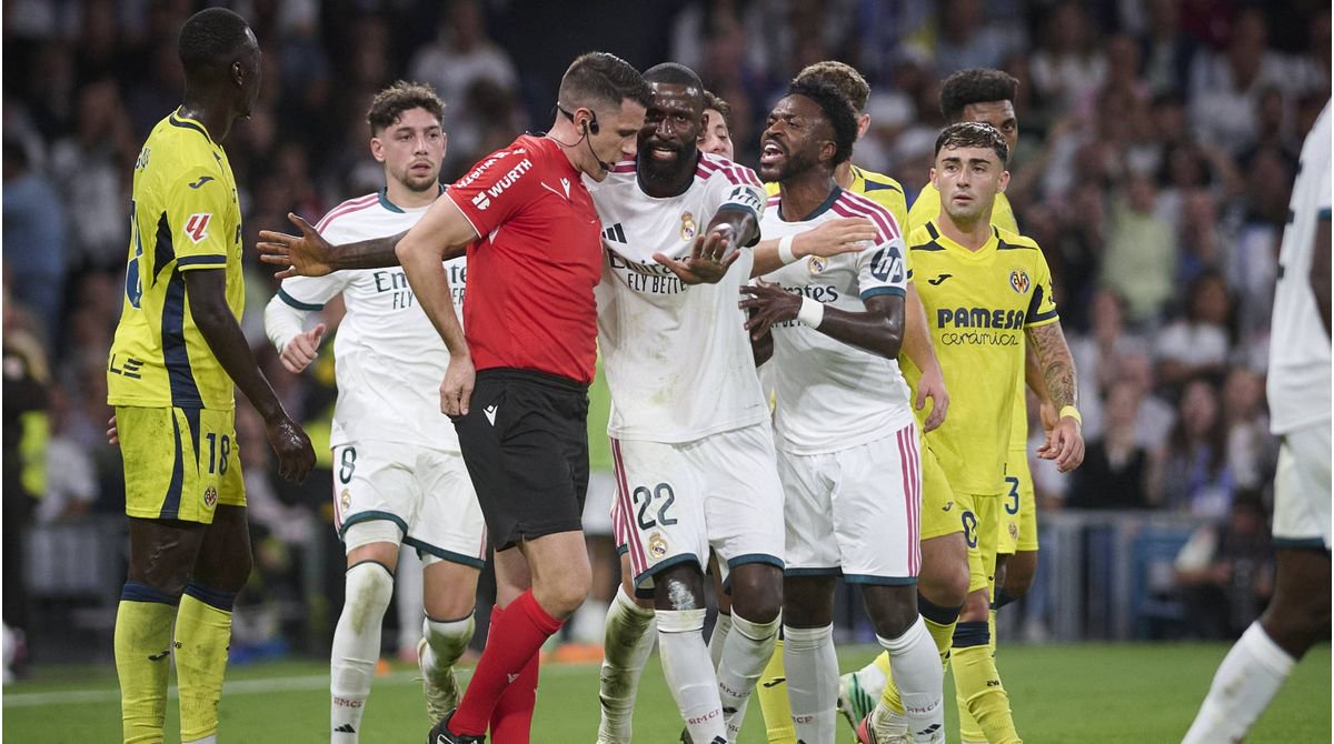 Vinicius Jr. sees red and apologizes after Villarreal match