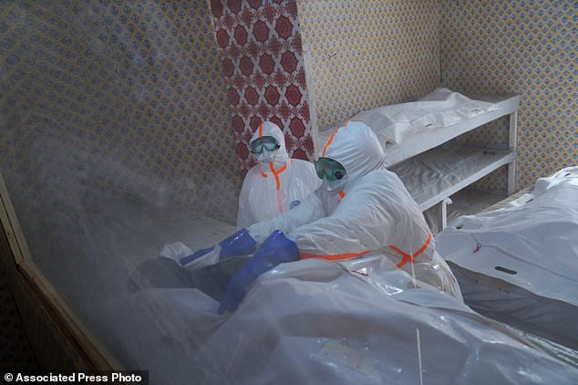 Ebola creates new hot spots in Congo as responders describe `chaotic´ response