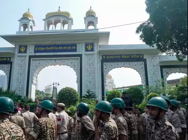 Mann Slams Delhi Police Over Bangla Sahib Entry, Says ‘Taliban-Like Attitude’