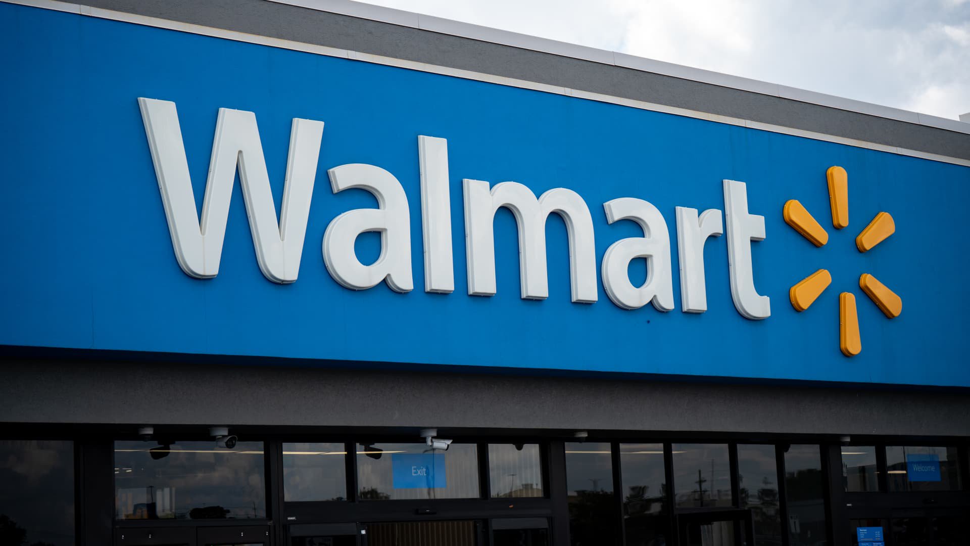 Walmart to cover some GLP-1s, inhalers and insulin for employees at no cost as it expands benefits
