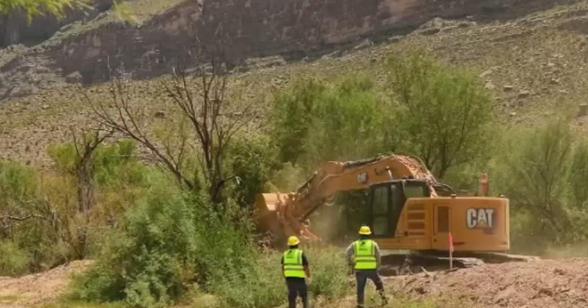 Judge blocks border barrier construction in Big Bend sector