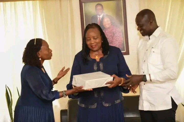 Ida Odinga Receives Posthumous Award Honouring Raila Odinga’s Fight for Democracy