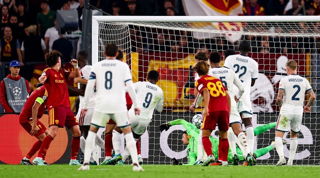 Real Madrid Strike Three Late Goals to Beat Roma 4–3