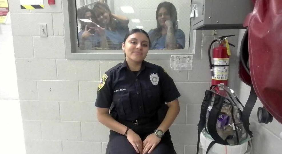 Young sheriff’s deputy fired for posing for photos with jail inmates, including pic flipping the bird