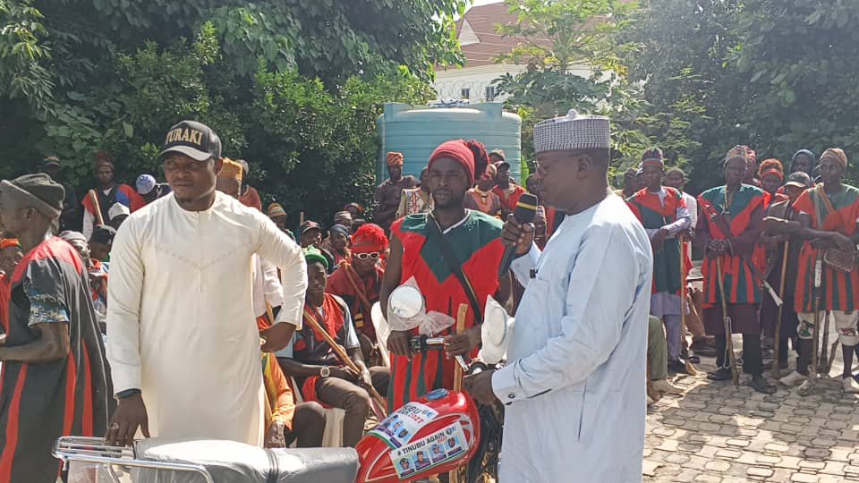 Matawalle Donates Car, 10 Motorcycles To APC Supporters In Zamfara