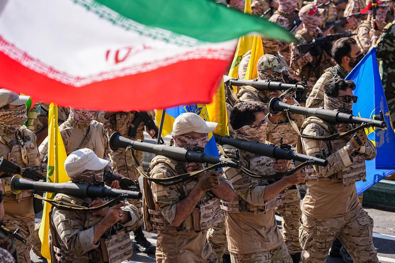 Iran threatens to invade neighbors if US launches new wave of attacks: report