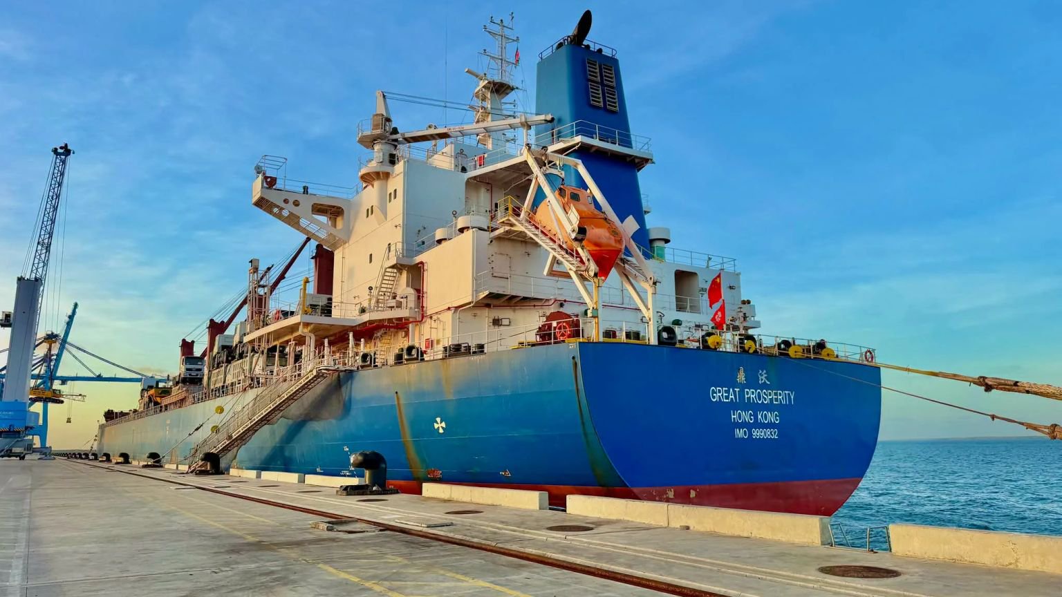 Lamu Port takes delivery of second major machinery shipment for Dangote East Africa Refinery project