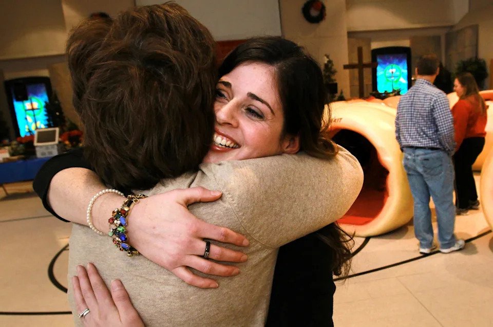 Colon Cancer Survivor Warns Young People Not to Ignore this “Embarrassing” Early Symptom