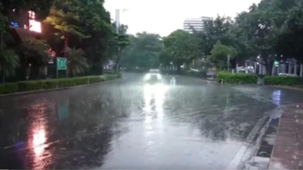 India news Live Updates, 12 October 2026: Delhi-NCR wakes up to heavy rain and thunderstorms; IMD issues red alert