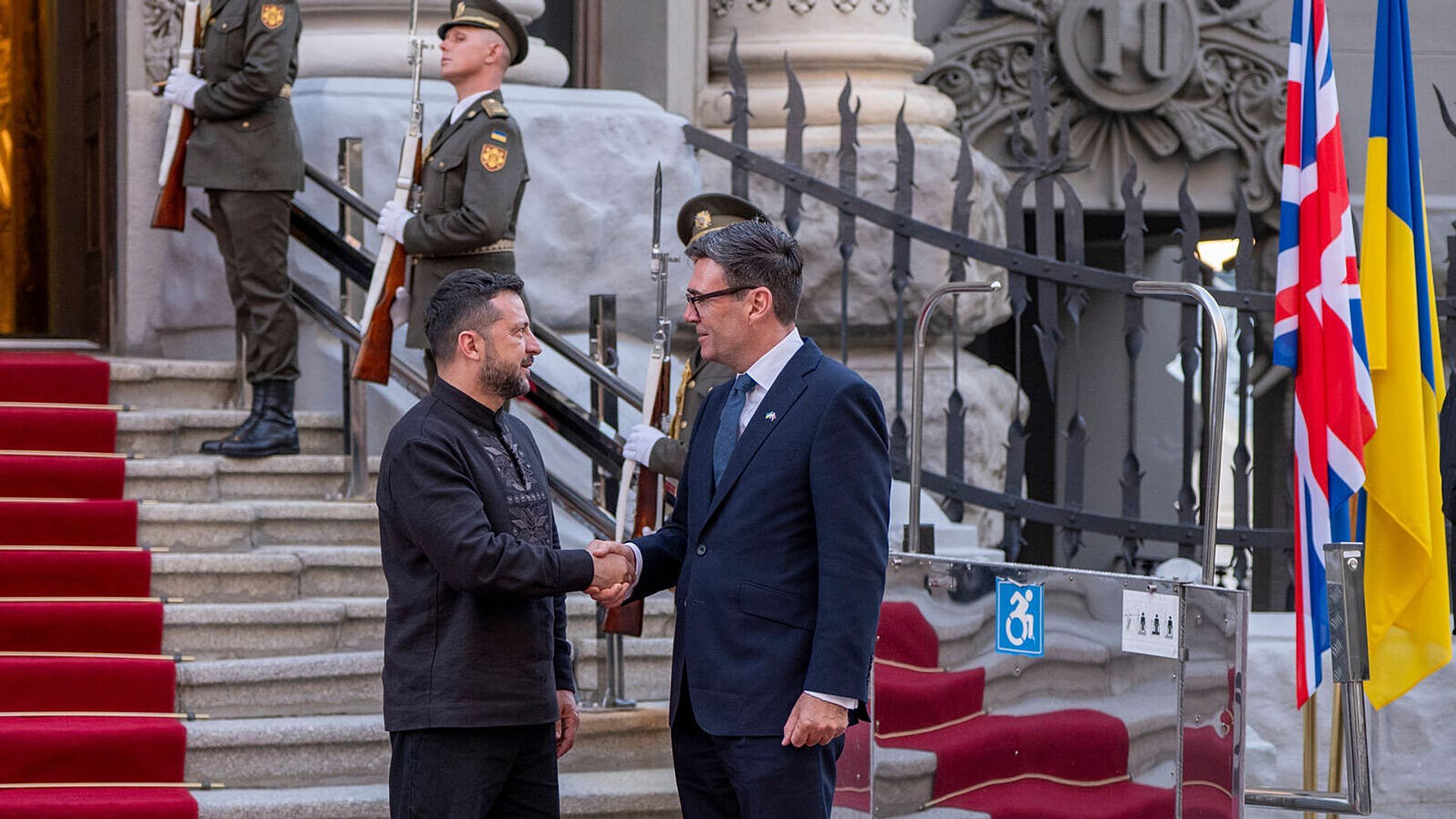 Zelensky se tourne vers ses alliés européens, Washington hésite