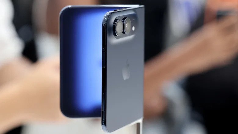 10 Features The iPhone Duo Is Missing You Should Know About Before You Buy