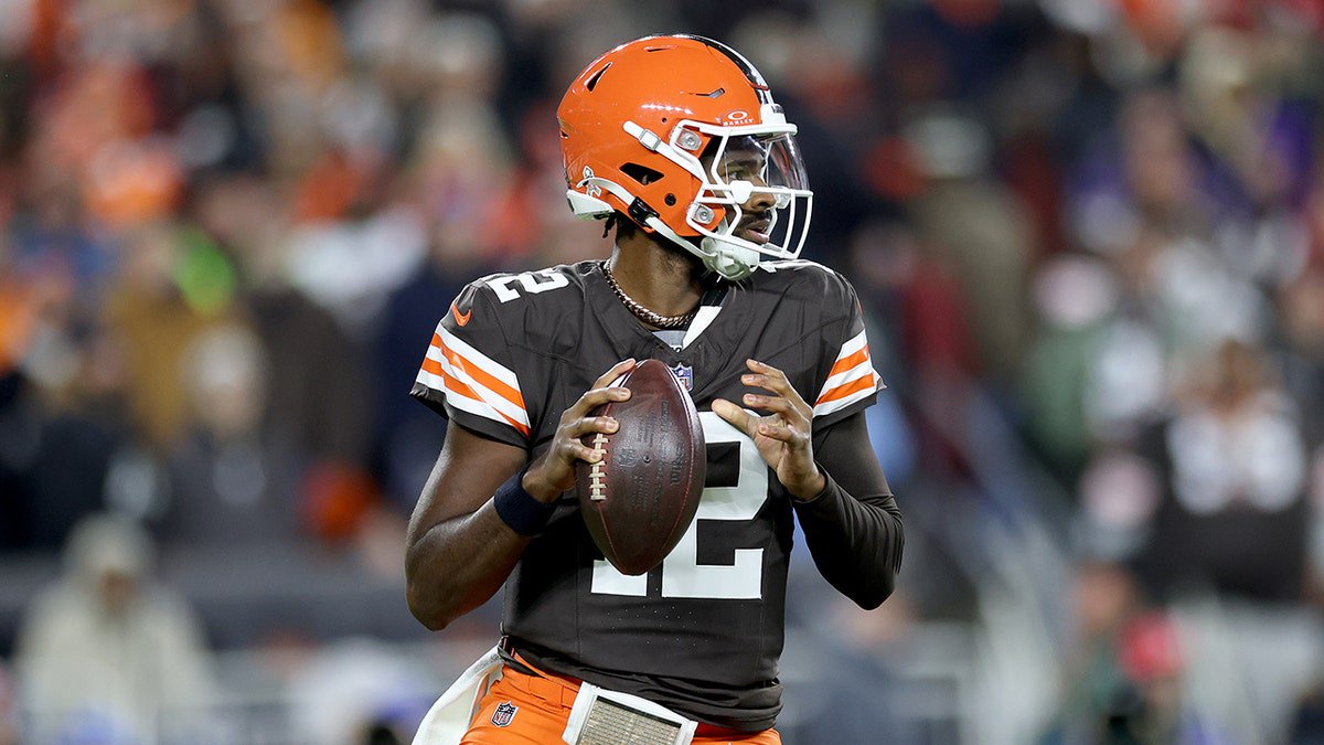 Browns quarterback Shedeur Sanders hires an agent for first time, adding more fuel to trade rumors