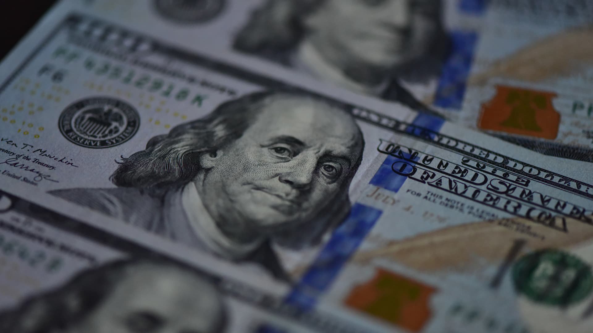 Dollar stays near 18-month high as Mideast conflict, inflation data in focus