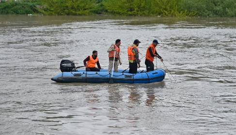 One body recovered as search continues for four missing youth in River Chenab