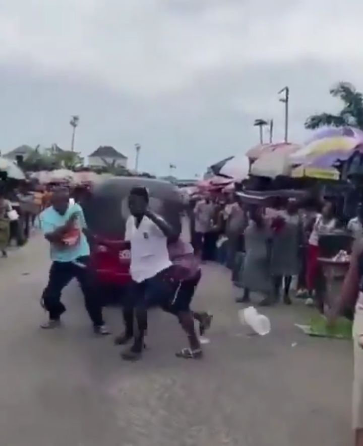Man Escapes Attack By Angry Youths After Declaring Support For Tinubu & APC In A Market Square