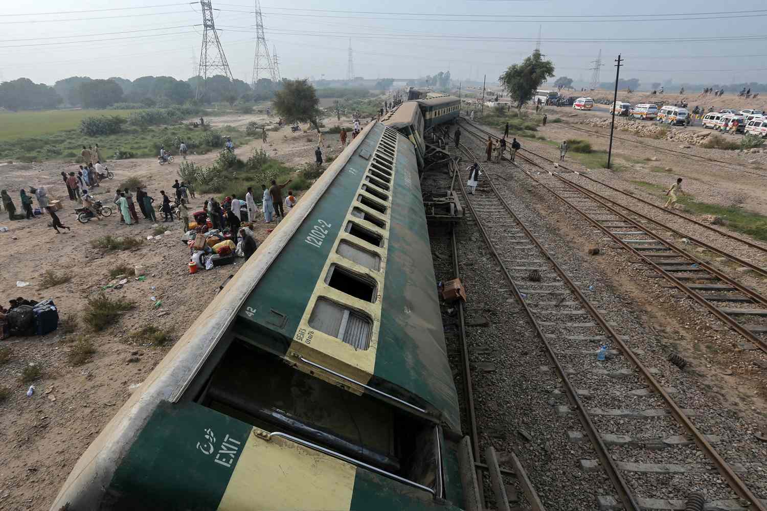 At Least 5 People Killed, More Than 30 Injured After Passenger Train Derails