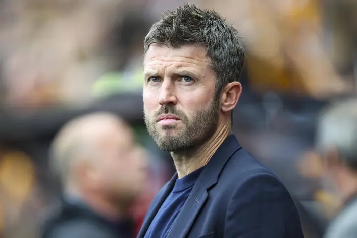 Time to bench him — Wayne Rooney gives Carrick crucial advice to save job