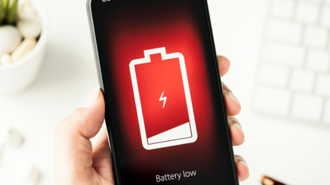 7 Common Things That Can Make Your Phone Battery Drain Quickly