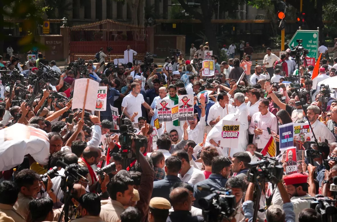 INDIA Bloc MPs Stopped, Stage Dharna Seeking CEC Gyanesh’s Resignation