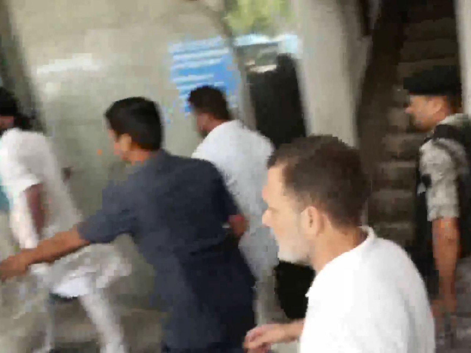 Rahul, Priyanka Gandhi join INDIA bloc lunch meet, to take protest against CEC to Rajghat