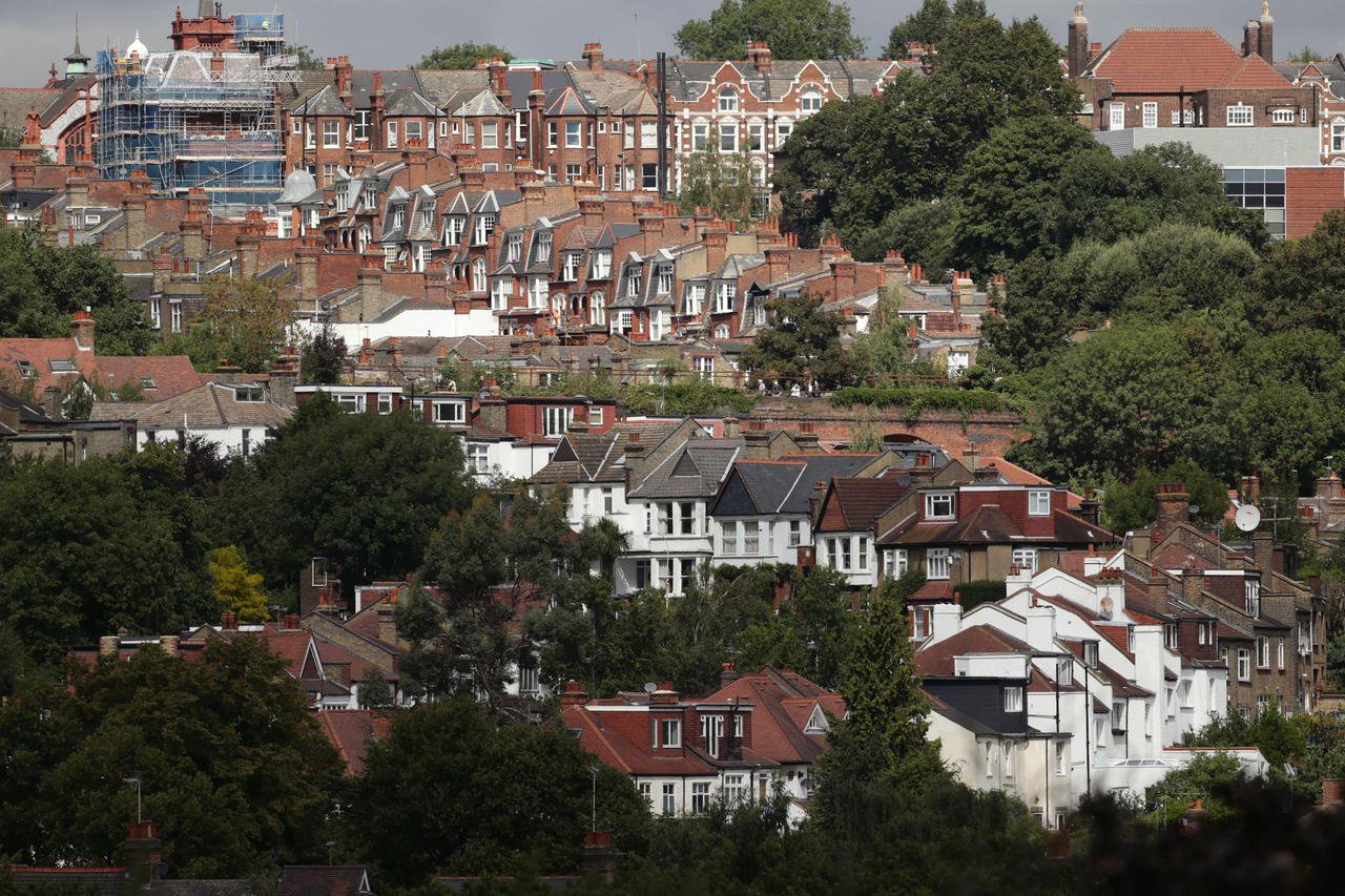 Cost of renting a room in London surges past £1,000 – how much is it in your area?