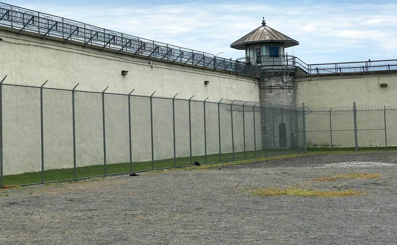 Canadian prisons to give ‘safe snorting’ drug kits to inmates
