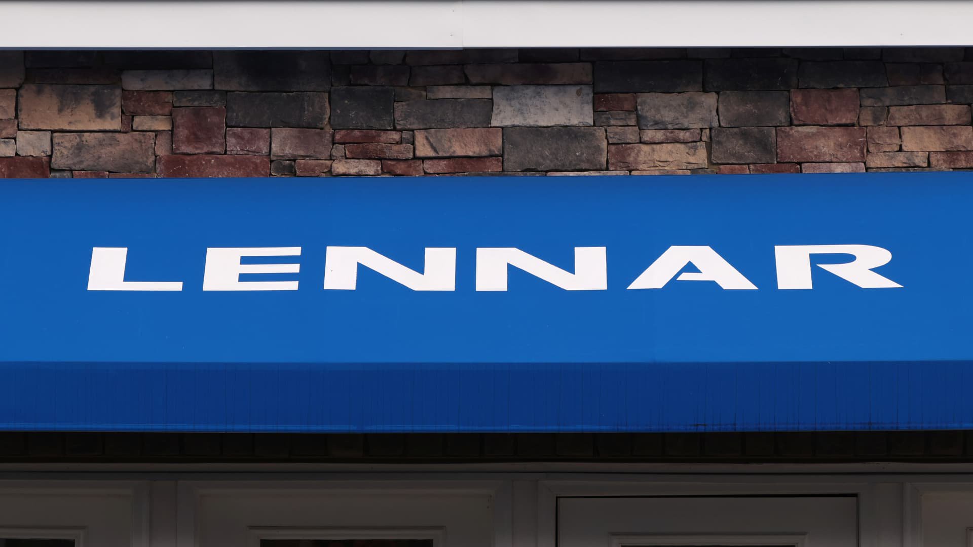 Berkshire buys more Lennar shares, but pace of purchases slows