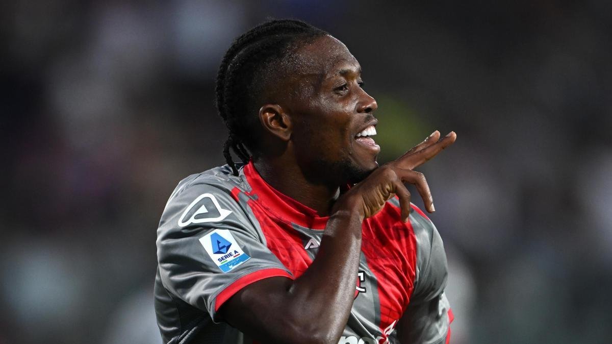 Nigerian Striker Wins Serie B Goal Award
