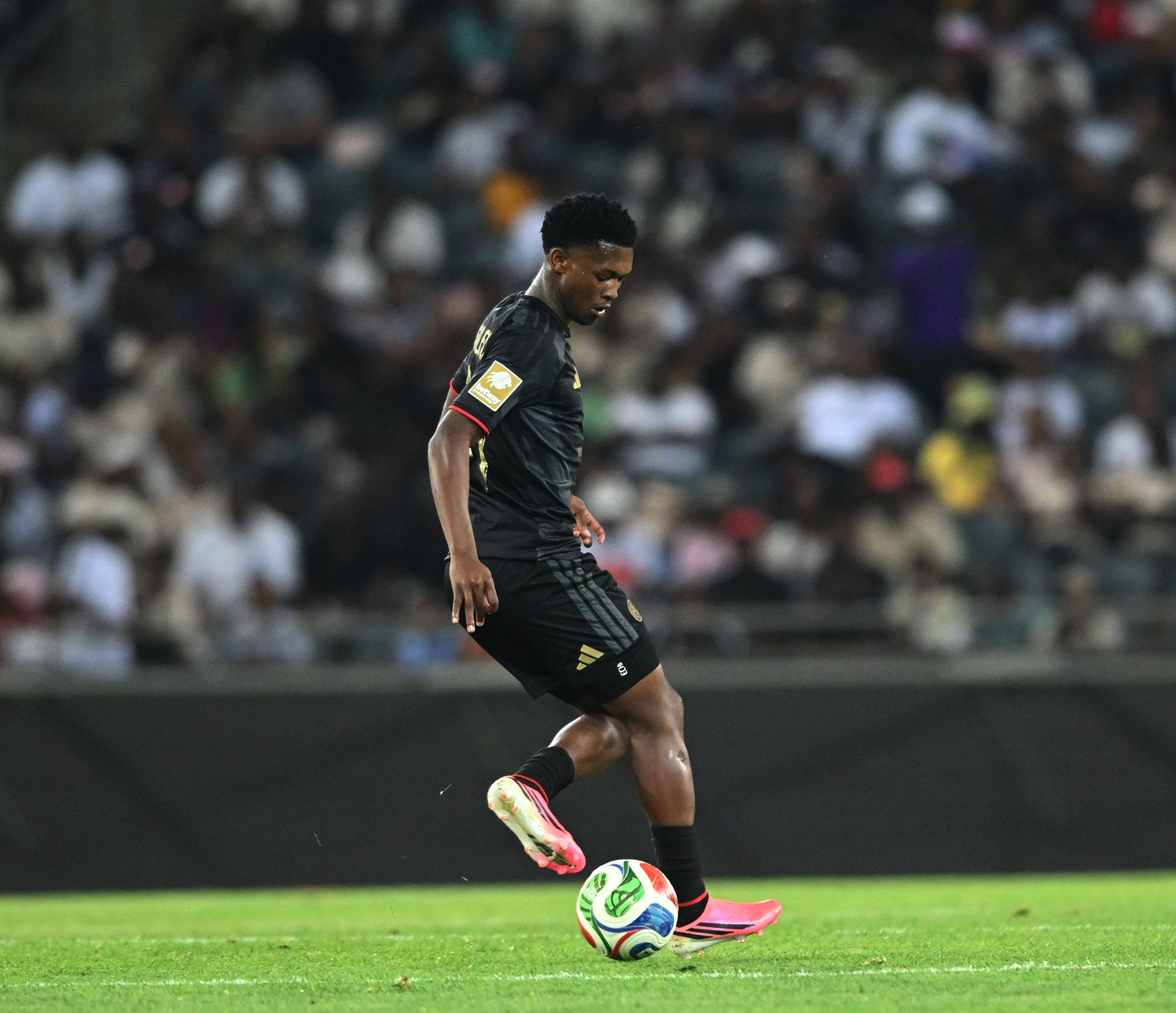 Orlando Pirates Receive Masilela Boost Before Chiefs Clash
