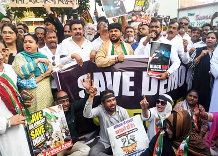 Tushar Gandhi Detained for Eight Hours, Released; Aaditya Thackeray Leads Opposition Protest in Mumbai