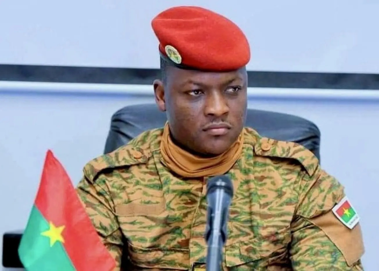 Ouagadougou : Un burkinabè prédit la chute d’Ibrahim Traoré et finit à la BLCCL