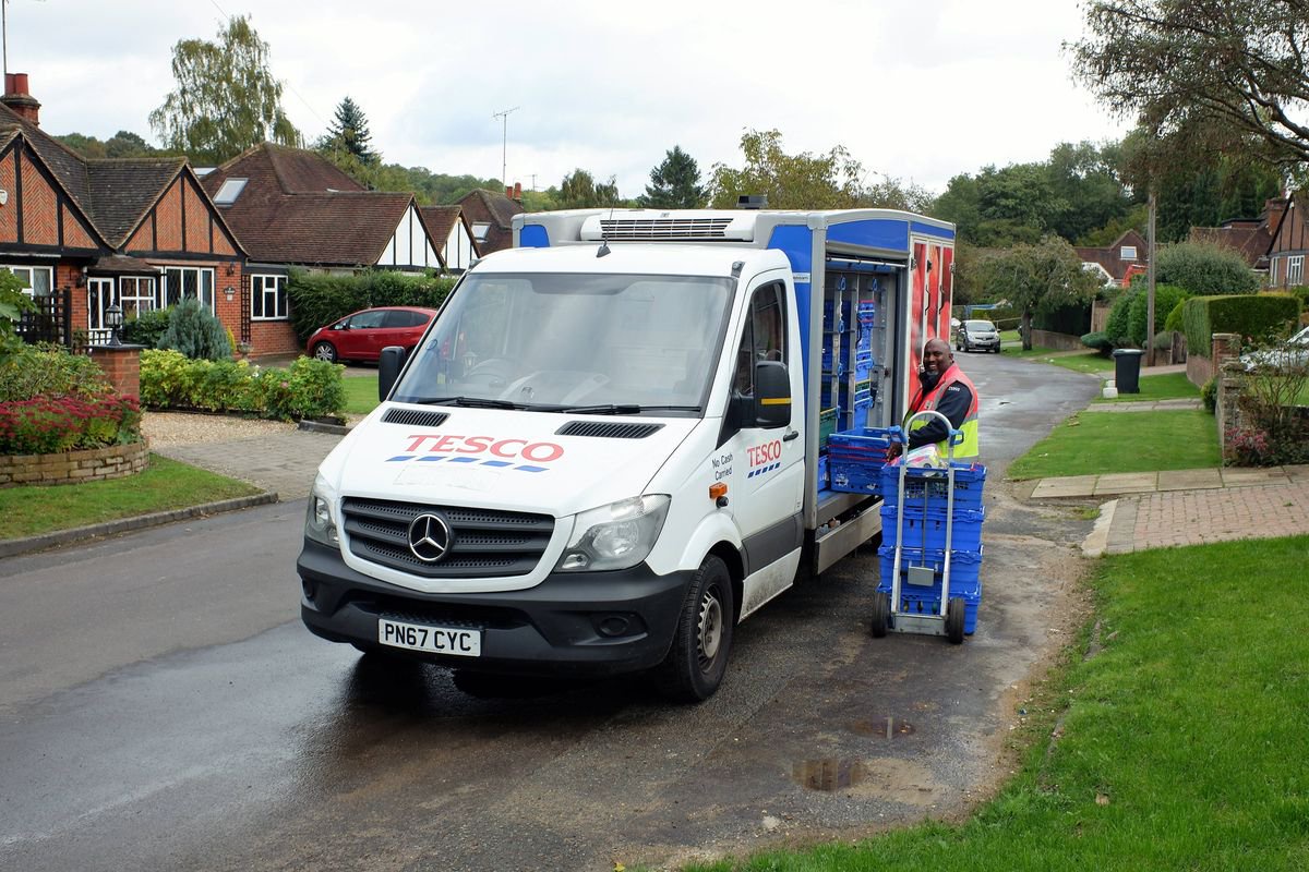 Tesco shopper ‘hits the jackpot’ after Christmas treat blunder saves her £100