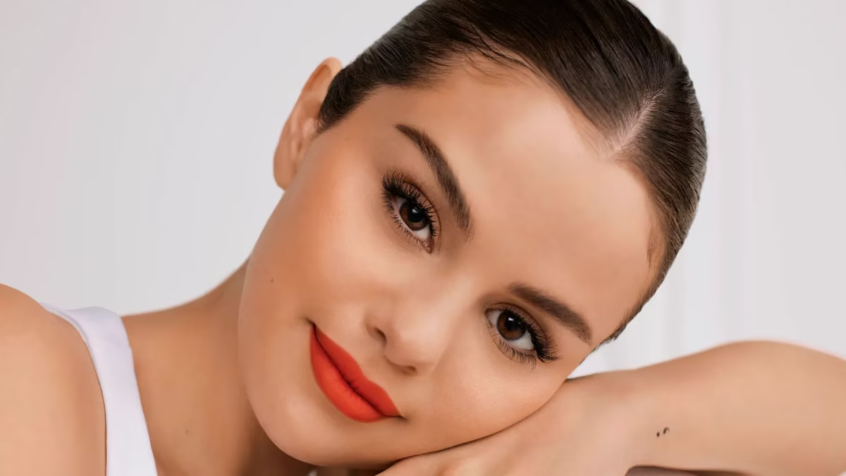 Selena Gomez’s makeup artist shares 5 tricks to slim a round face