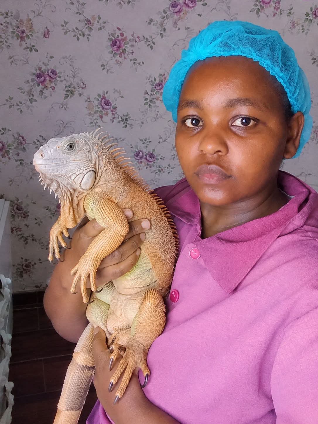 Woman working in saudi shows scary animal she takes care of