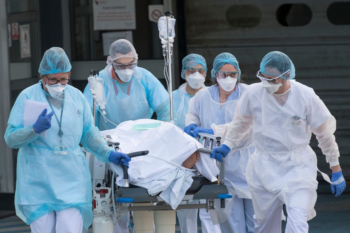 Panic as horror ‘American Covid’ rapidly spreading in UK – 14 grim symptoms