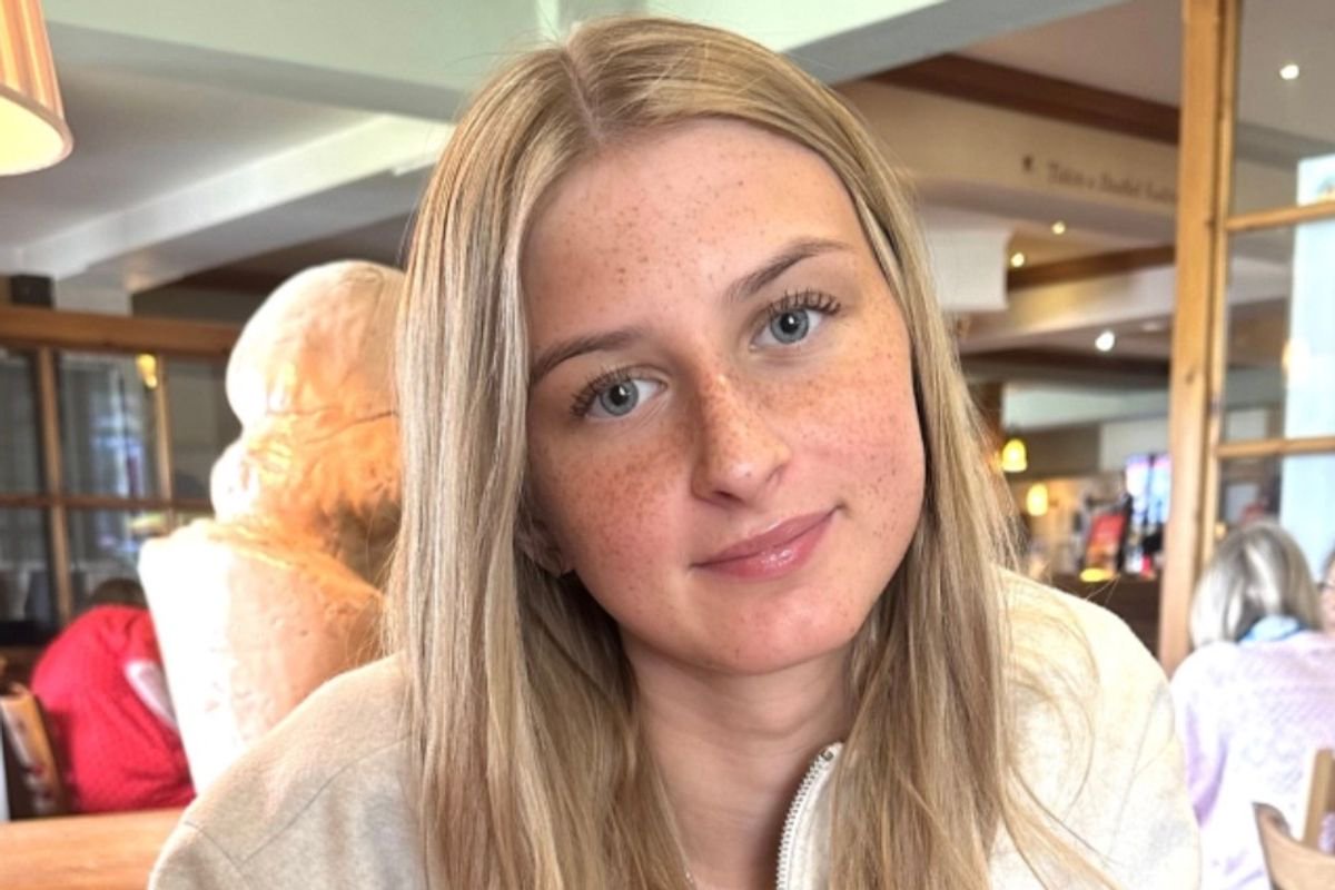 ‘Beautiful’ girl, 16, dies after being found in road near Wakefield bus stop