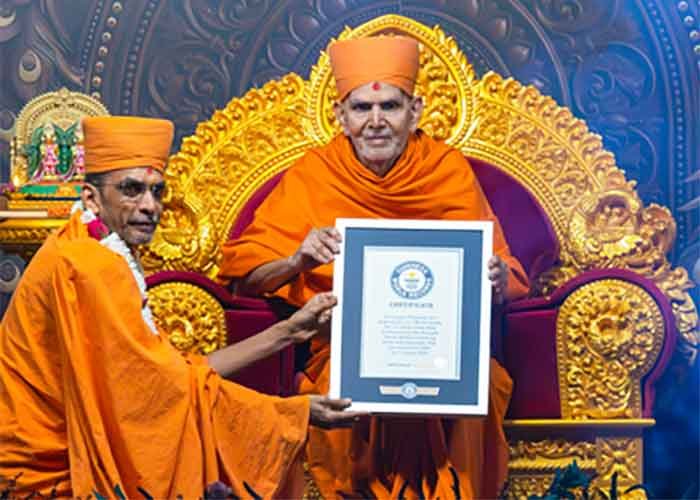BAPS Biography of Pramukh Swami Maharaj Sets Guinness World Record as Longest Biography by Single Author