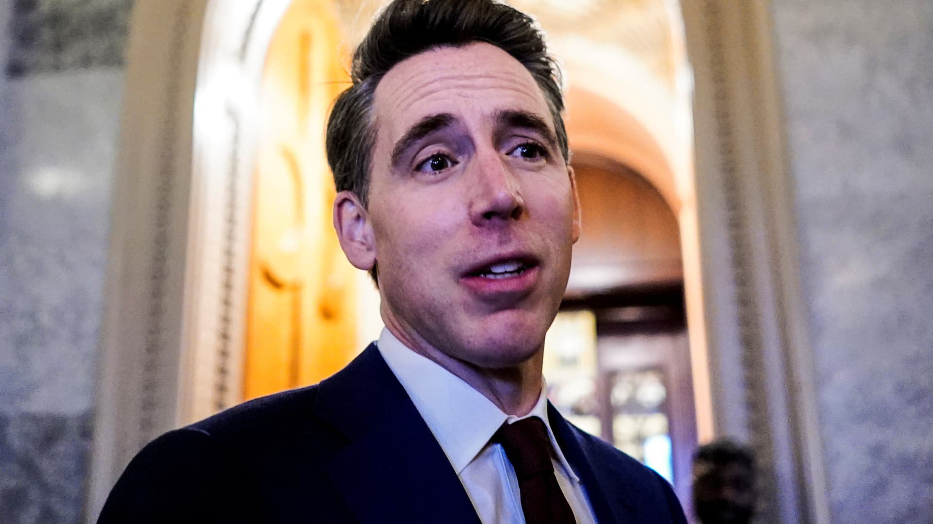 Sen. Hawley: OpenAI CEO Sam Altman declined to testify at rogue AI hearing