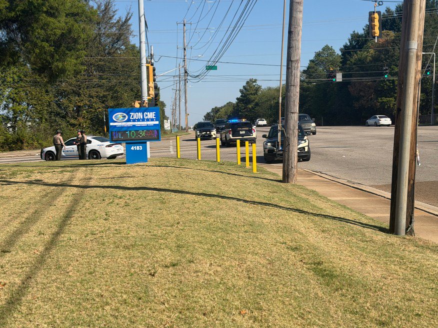5 killed in 2-car crash involving MPD vehicle