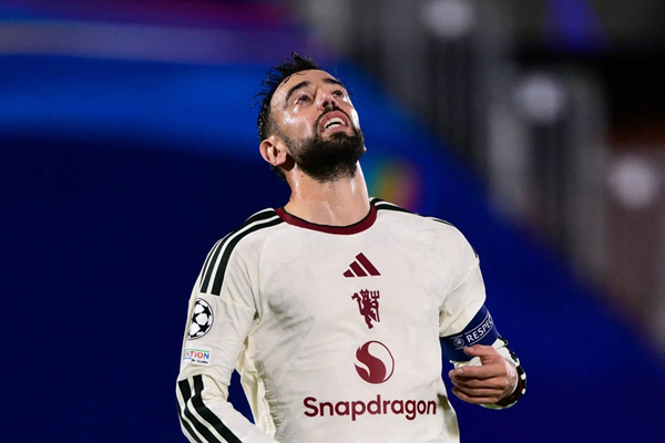 Fernandes questions United’s tactics after Como hammering