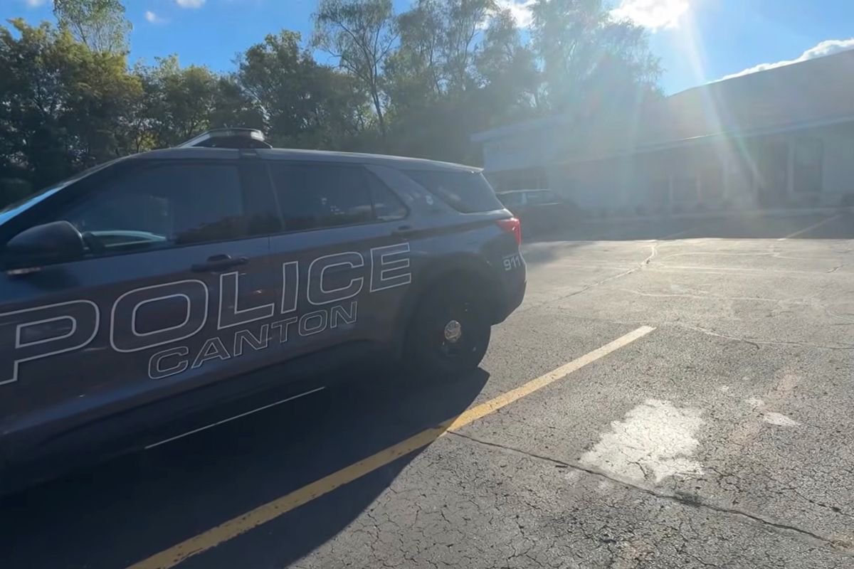 Police officer’s toddler pulls out a loaded handgun at a busy nursery as parent arrested
