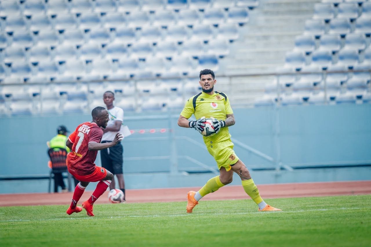 LEANER DROPS BOMBSHELL: Kaizer Chiefs Keeper Sends Explosive Warning to Khosi Nation