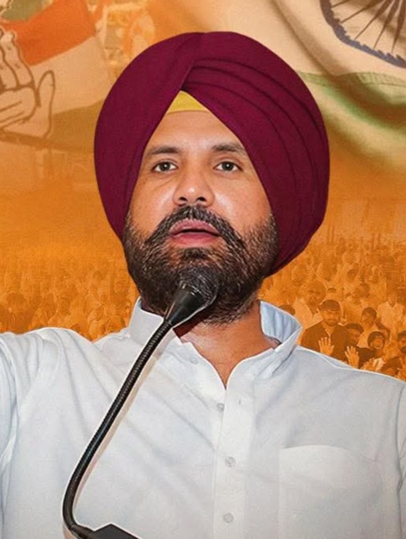 Cong leaders put up united face after Warrings resignation