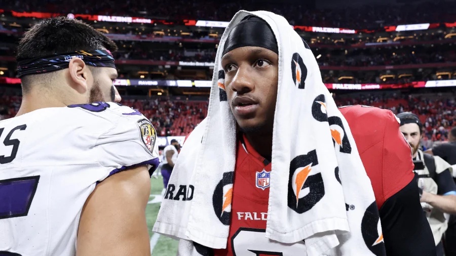 Michael Penix Jr. injury: Falcons QB hurts ribs late in regulation on ‘SNF,’ says he’ll be ready for Week 6