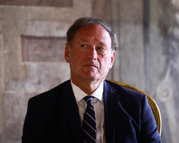 Samuel Alito steps aside in a major climate case amid scrutiny over oil stock holdings
