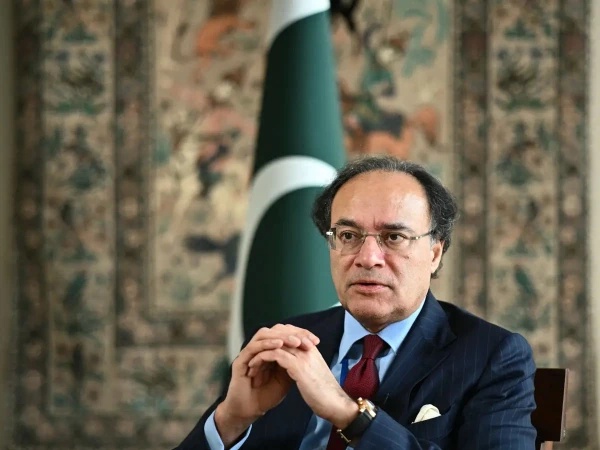 Pakistan’s return to global markets; Finance Minister outlines strategy to reduce debt pressure