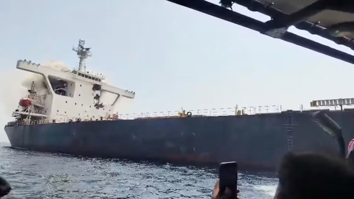 Two ships sink near Hormuz after being hit by projectiles amid surge in attacks
