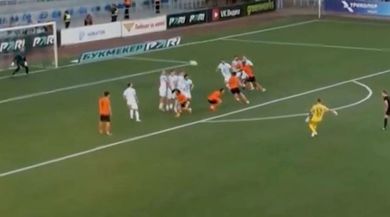 Epic Moment as Goalkeeper Converts Late Free-Kick, Sparking Celebration with Subs on the Pitch