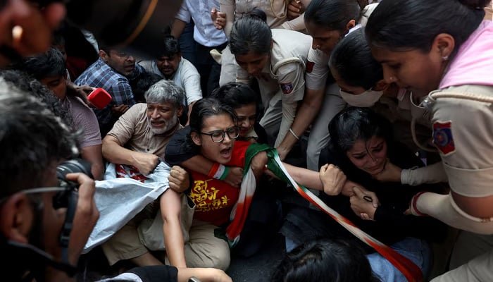 Delhi locked down, thousands detained as Modi faces growing election controversy