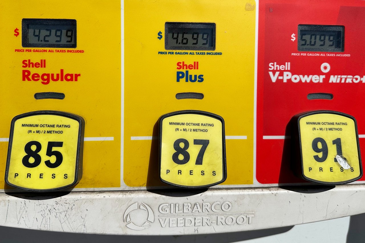 Gas prices on track to break record for most days above $4 a gallon: Chart of the Day